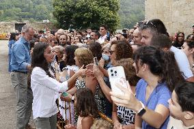 Royals Visit Fire-Affected Areas In Lake Sanabria