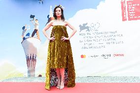 Venice Mother Premiere AM