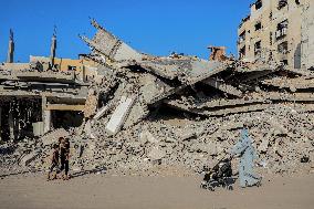 Displaced Children At Gaza City Shelter