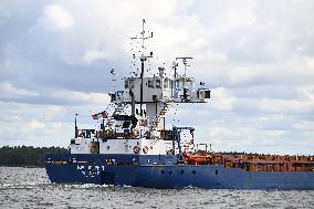 Hav Dolphin cargo ship heading to Vaasa