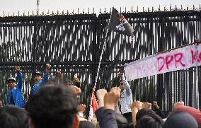 Protest against parliament members in Indonesia
