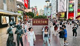 Nanjing Road Pedestrian Street Tour in Shanghai