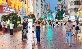 Nanjing Road Pedestrian Street Tour in Shanghai