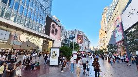Nanjing Road Pedestrian Street Tour in Shanghai
