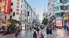 Nanjing Road Pedestrian Street Tour in Shanghai