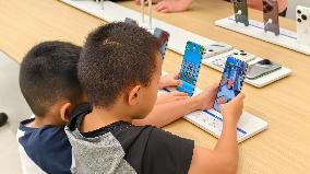 Huawei's World's Largest Flagship Store