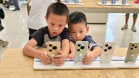 Huawei's World's Largest Flagship Store