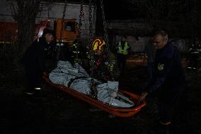 Russian Strikes in Kiev Claim 23 Lives - Ukraine