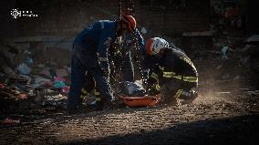 Russian Strikes in Kiev Claim 23 Lives - Ukraine