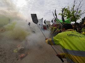 Firefighters Rally in Valladolid Against Mismanagement - Spain