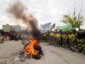Firefighters Rally in Valladolid Against Mismanagement - Spain