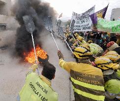 Firefighters Rally in Valladolid Against Mismanagement - Spain