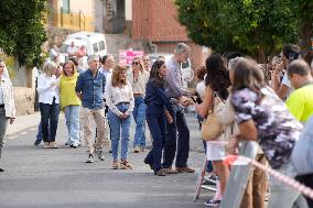 King and Queen Visit Fire-Damaged Caceres Villages