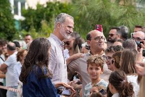 King and Queen Visit Fire-Damaged Caceres Villages
