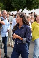 King and Queen Visit Fire-Damaged Caceres Villages