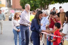 King and Queen Visit Fire-Damaged Caceres Villages