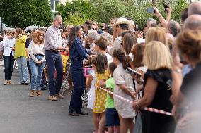 King and Queen Visit Fire-Damaged Caceres Villages