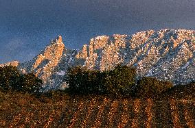 Illustration - Cathar Castles