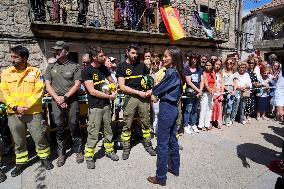 King and Queen Visit Fire-Damaged Caceres Villages