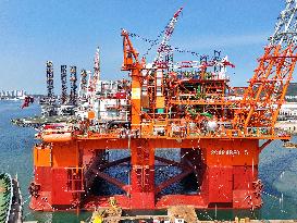 Floating Natural Gas Production Unit Scarabeo 5 Delivery
?