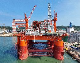 Floating Natural Gas Production Unit Scarabeo 5 Delivery
?