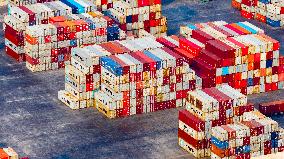 Qingdao Free Trade Zone Container Yard
?