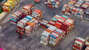 Qingdao Free Trade Zone Container Yard
?