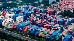 Qingdao Free Trade Zone Container Yard
?