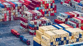 Qingdao Free Trade Zone Container Yard
?