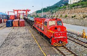 China - Kazakhstan Base First PV Special Train
?