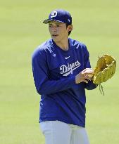 Baseball: Dodgers pitcher Sasaki