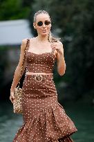 VENICE - Arrival Annemarie Carpendale MP