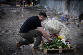 Zelenskyy Paid Tribute to the Victims of the Russian Strike in Kyiv - Ukraine