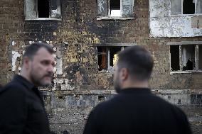 Zelenskyy Paid Tribute to the Victims of the Russian Strike in Kyiv - Ukraine