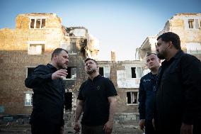 Zelenskyy Paid Tribute to the Victims of the Russian Strike in Kyiv - Ukraine