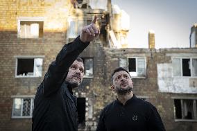 Zelenskyy Paid Tribute to the Victims of the Russian Strike in Kyiv - Ukraine