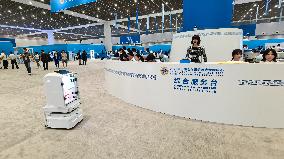 Robots Welcome World Media At The SCO - Tianjin