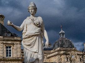 Illustration - The Senate Building - Paris