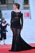 Venice Father Mother Sister Brother Premiere AM