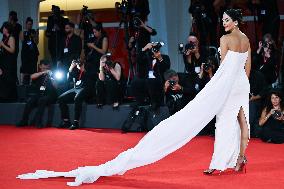 Venice Father Mother Sister Brother Premiere AM