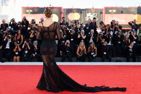 Venice - Red carpet film FATHER MOTHER SISTER BROTHER  MP