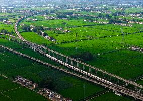 National Railway Summer Transport Exceeds 900 Million Passengers