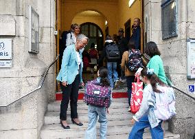 Elisabeth Borne Visit Elementary School - Paris