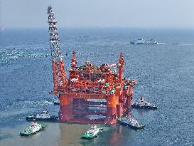 Large Floating Natural Gas Production Unit Scarabeo 5