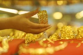 International Gold Price Hits Historic High