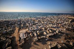 Displaced Palestinians On Al-Rasheed Street - Gaza City