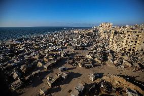 Displaced Palestinians On Al-Rasheed Street - Gaza City