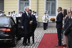 Liettuan presidentti Gitanas Naus da on vierailulla Suomessa, mediatilaisuus