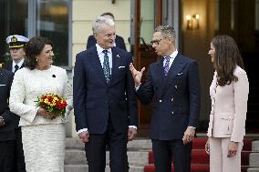 Liettuan presidentti Gitanas Naus da on vierailulla Suomessa, mediatilaisuus