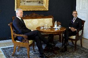 Liettuan presidentti Gitanas Naus da on vierailulla Suomessa, mediatilaisuus